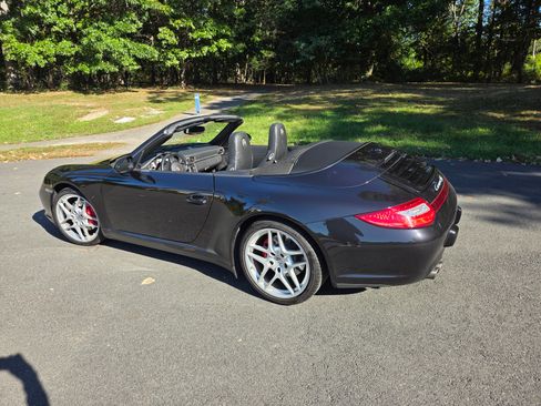 Used 2011 Porsche 911 Carrera 4S image 5
