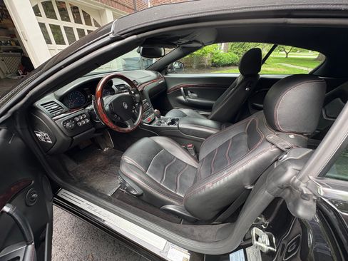 Used 2015 Maserati GranTurismo Convertible RWD image 11