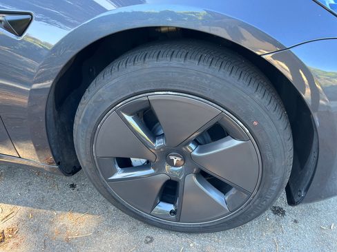 Used 2023 Tesla Model 3 Standard Range image 18