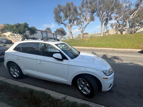 Used 2018 Audi Q5 2.0T Premium w/ Convenience Package AWD/4WD image 1