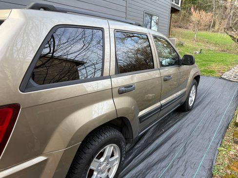 Used 2006 Jeep Grand Cherokee Laredo image 1