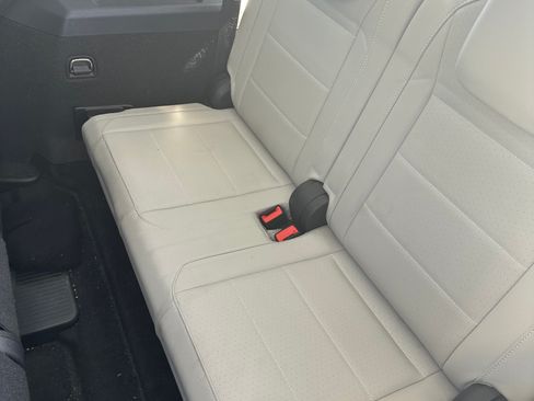 Used 2020 Volkswagen Tiguan SE w/ Panoramic Sunroof Package FWD image 5