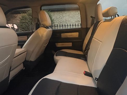 Used 2018 RAM 2500 Tradesman w/ Chrome Appearance Group AWD/4WD image 12