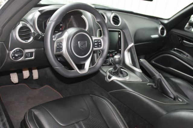 Used 2013 SRT Viper GTS w/ GTS Laguna Interior Pkg RWD image 10