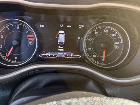 Used 2017 Jeep Cherokee High Altitude image 12