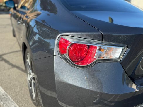 Used 2015 Scion FR-S image 18