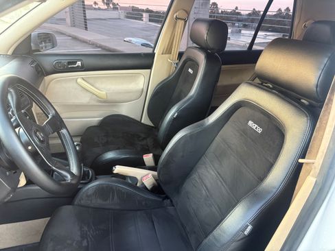 Used 2003 Volkswagen Golf GL FWD image 8
