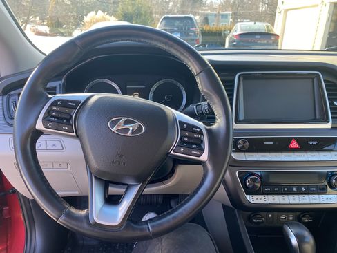 Used 2019 Hyundai Sonata Limited w/ Ultimate Package 04 image 9
