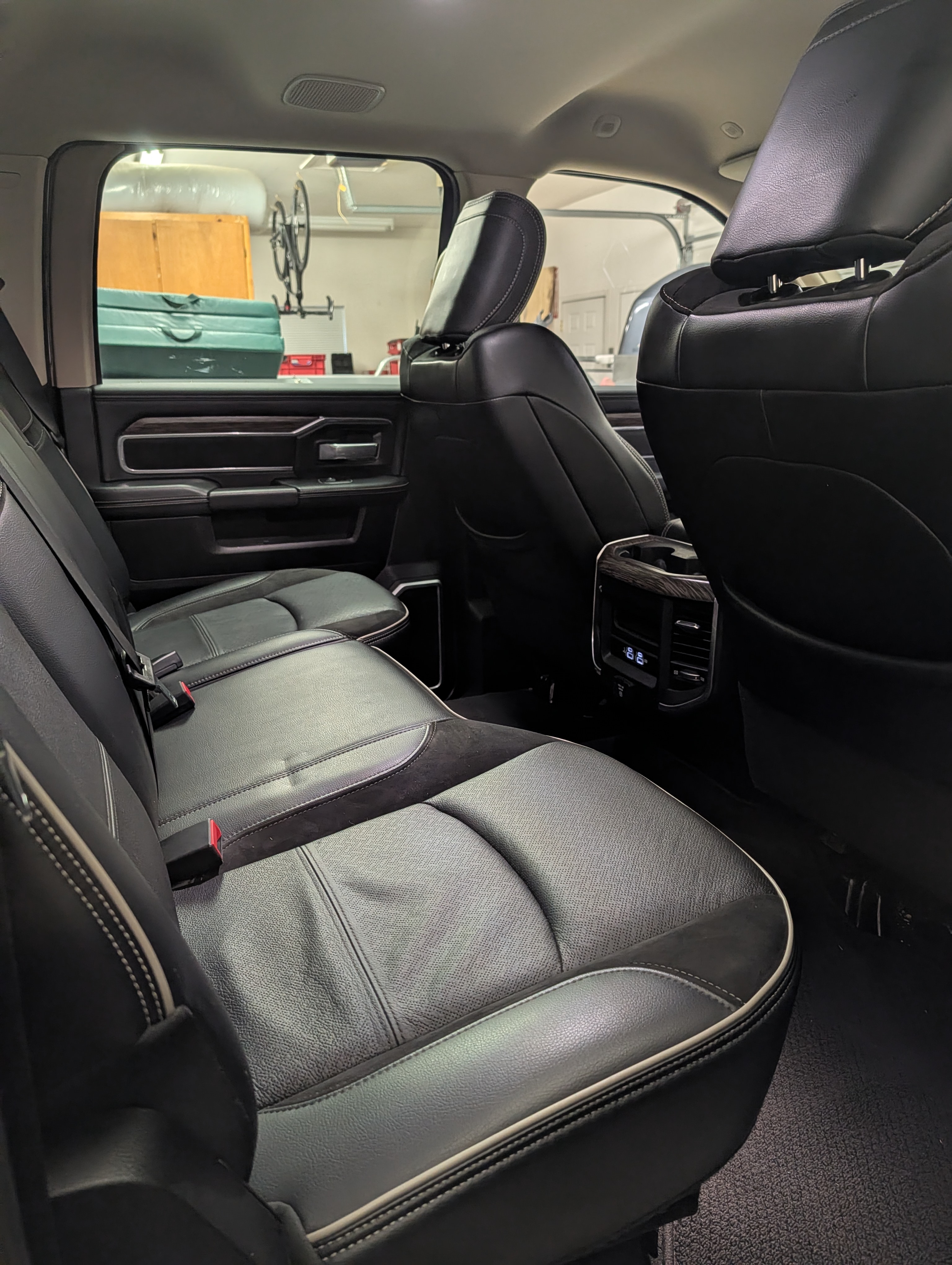 Used 2020 RAM 3500 Laramie AWD/4WD image 18