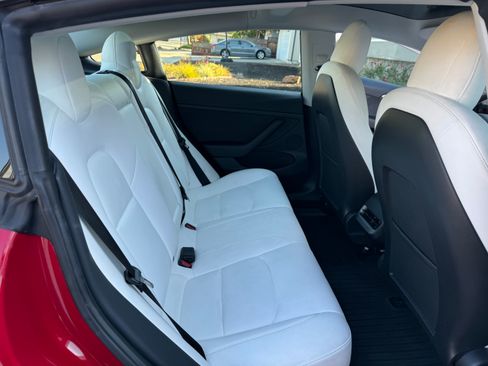 Used 2023 Tesla Model 3 Performance image 12