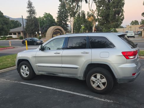 Used 2012 Jeep Grand Cherokee Laredo RWD image 6