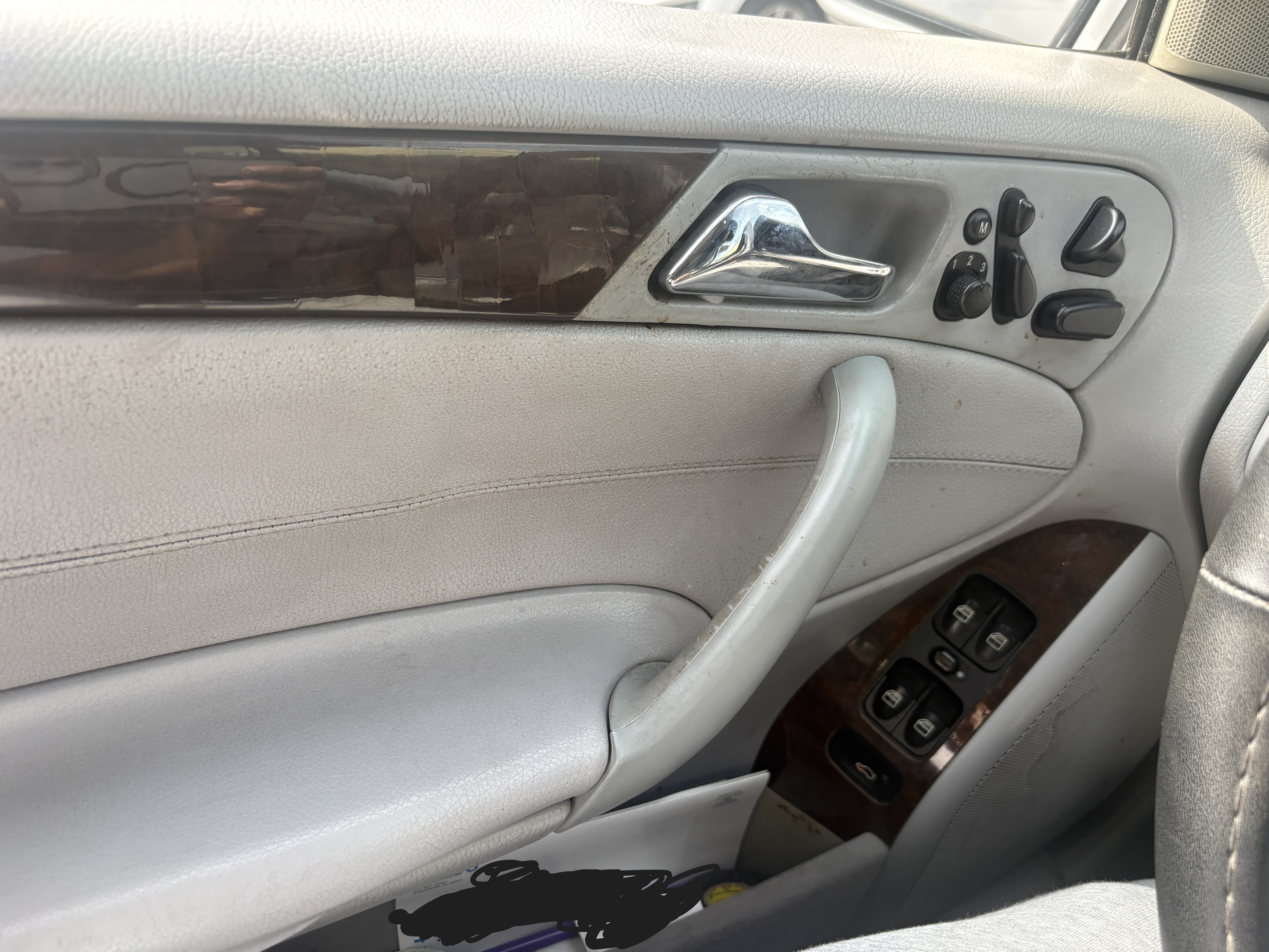 Used 2001 Mercedes-Benz C 320 Sedan image 9