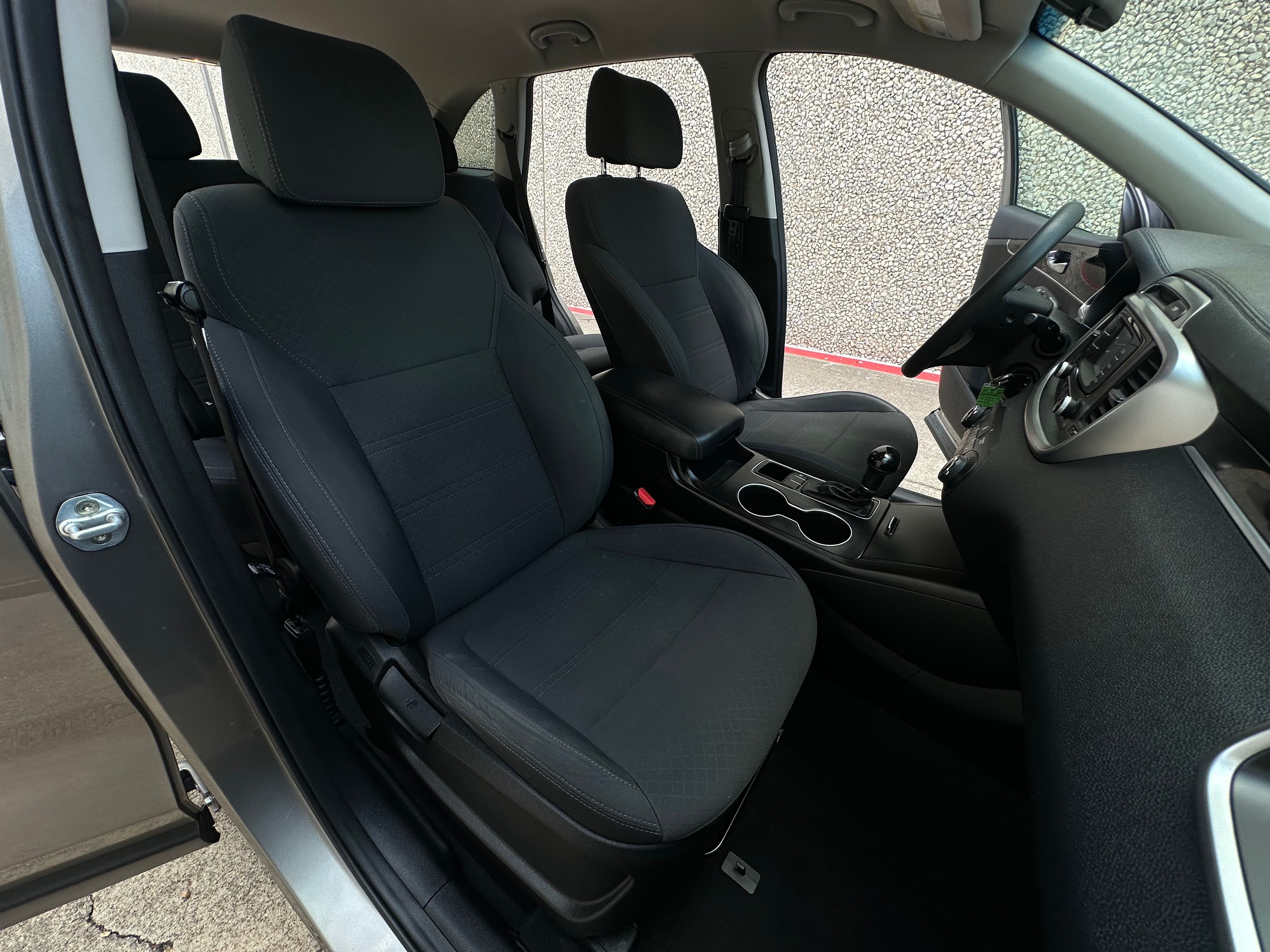 Used 2017 Kia Sorento FWD image 17