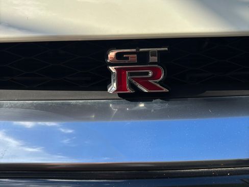 Used 2020 Nissan GT-R Premium AWD/4WD image 9