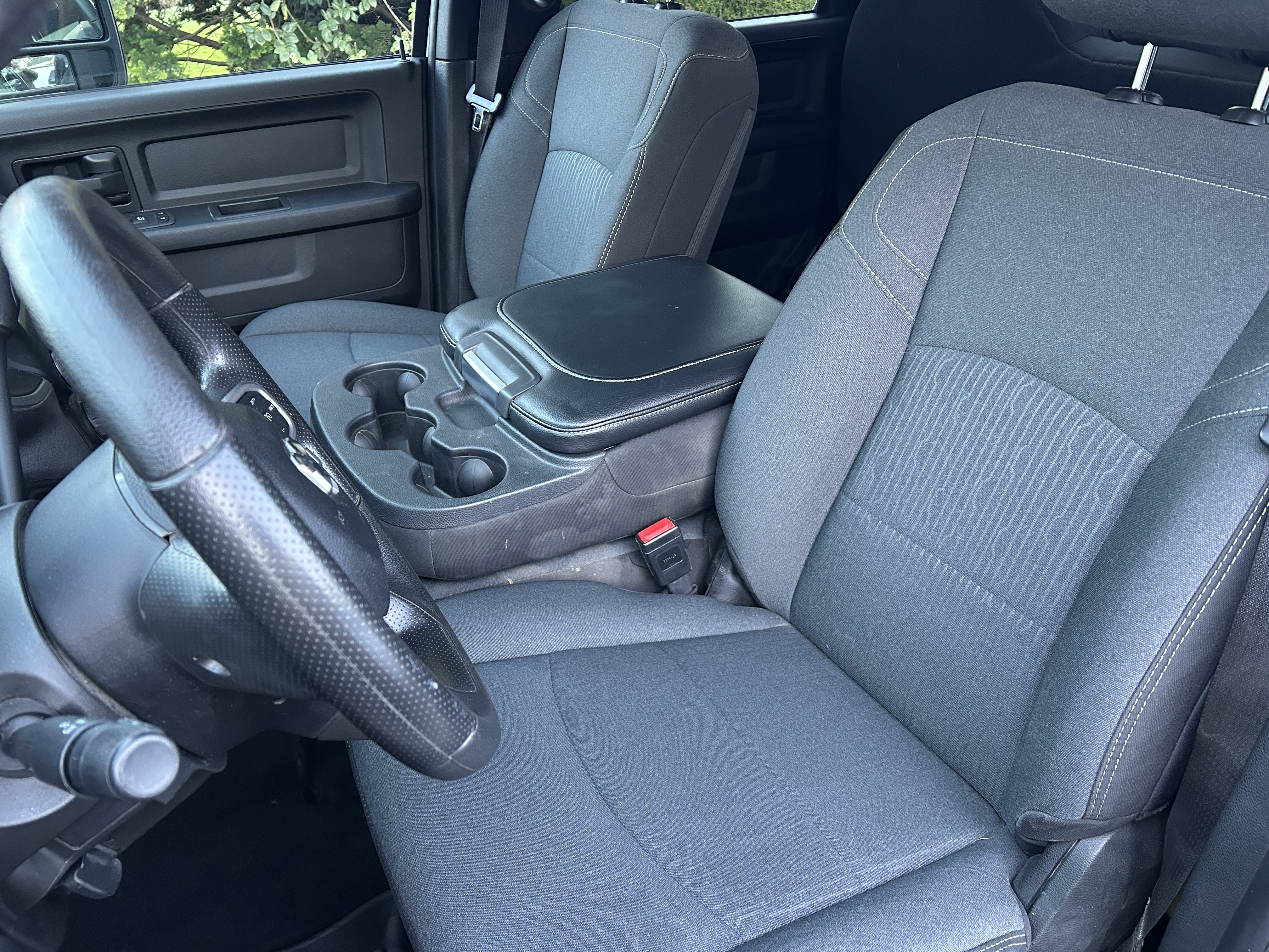 Used 2024 RAM 2500 Tradesman w/ Chrome Appearance Group AWD/4WD image 13