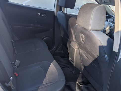 Used 2014 Nissan Rogue S image 6