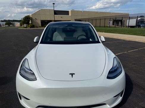 Used 2021 Tesla Model Y Long Range AWD/4WD image 4