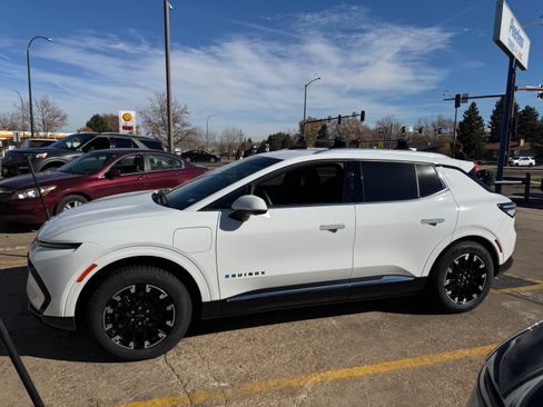 Used 2025 Chevrolet Equinox EV LT w/ Convenience Package II image 13
