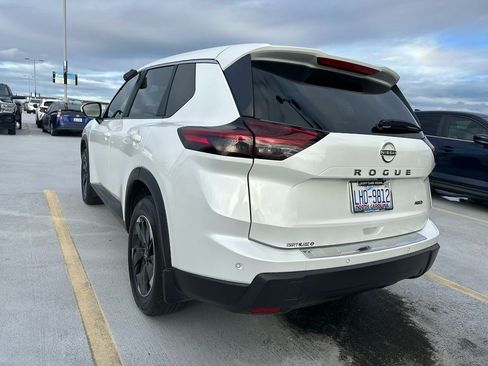 Used 2025 Nissan Rogue SV image 6