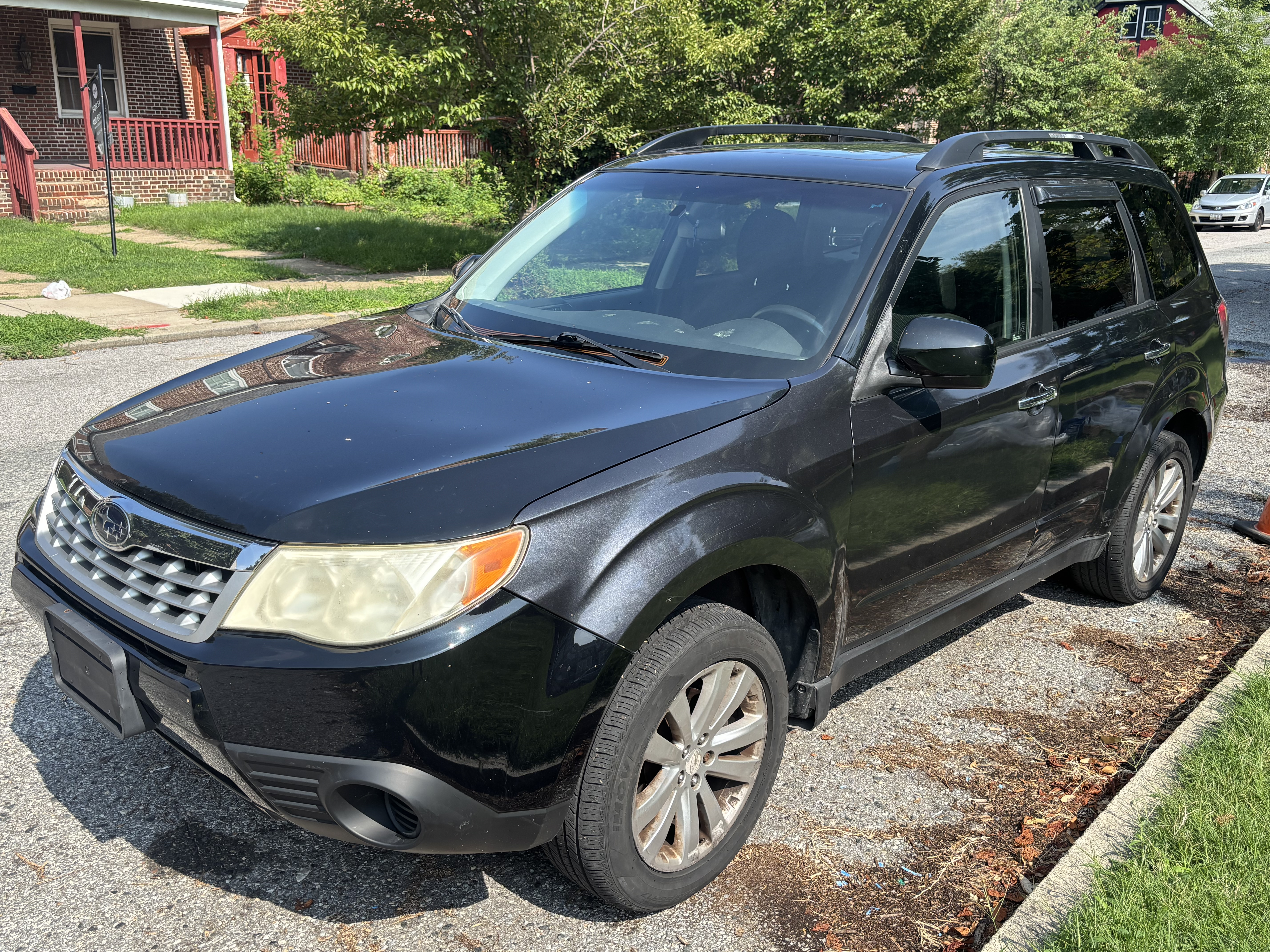 Used 2012 Subaru Forester 2.5X Premium w/ All-Weather Pkg AWD/4WD image 1