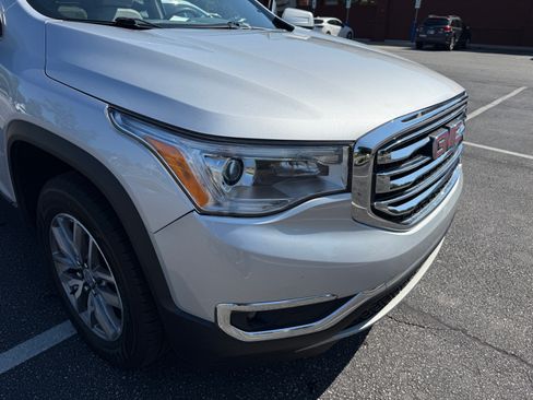 Used 2018 GMC Acadia SLE image 18