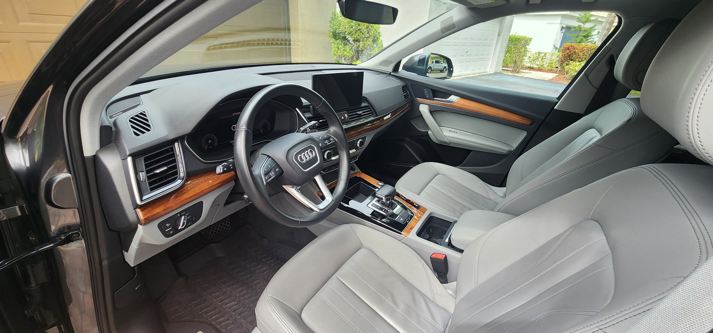 Used 2022 Audi Q5 2.0T Premium Plus w/ Premium Plus Package AWD/4WD image 5