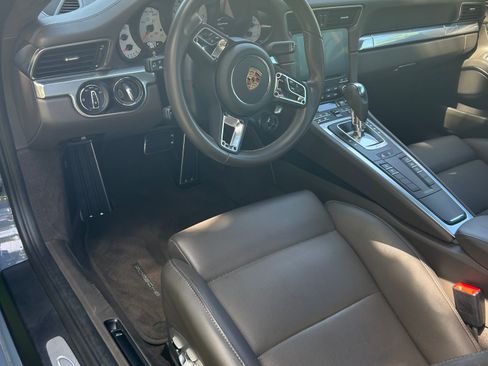 Used 2018 Porsche 911 Carrera image 6