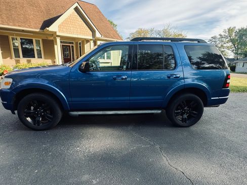 Used 2010 Ford Explorer Limited AWD/4WD image 4