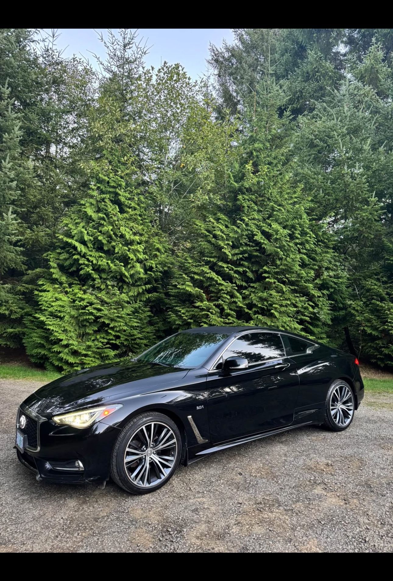 Used 2017 INFINITI Q60 3.0t w/ Premium Plus Package 3.0T AWD/4WD image 1