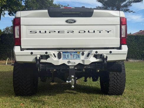 Used 2022 Ford F250 Lariat w/ Black Appearance Package image 14