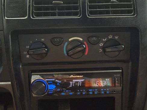 Used 2003 Toyota Tacoma PreRunner image 9