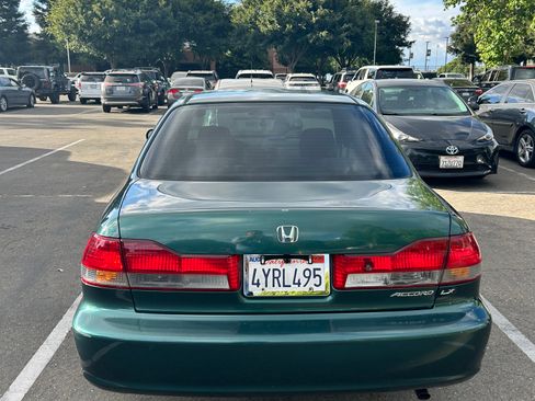 Used 2002 Honda Accord LX image 2