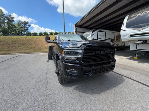 Used 2022 RAM 3500 Laramie w/ Max Tow Package AWD/4WD image 2