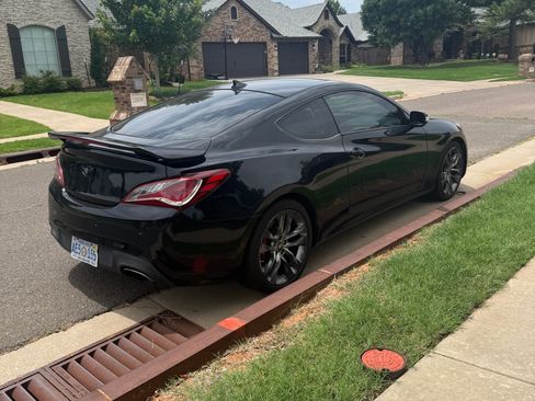 Used 2015 Hyundai Genesis 3.8 RWD image 4