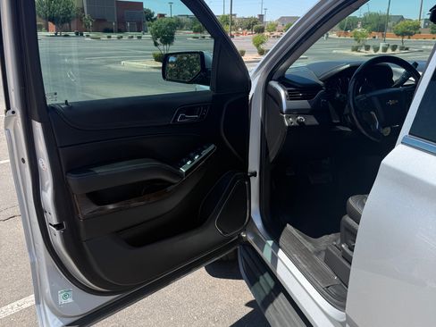 Used 2018 Chevrolet Tahoe 2WD w/ Remote Keyless Entry Package image 9