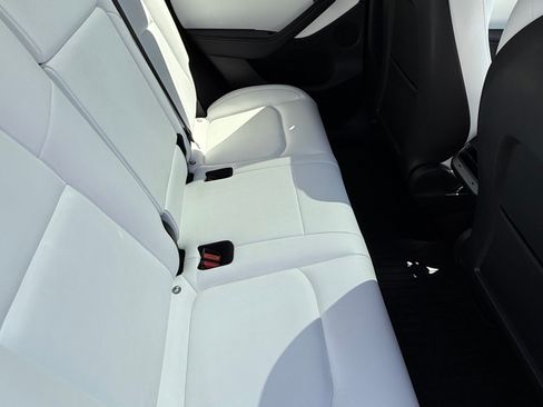 Used 2021 Tesla Model Y Performance image 14