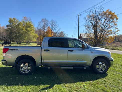 Used 2011 Toyota Tundra 4x4 CrewMax w/ TRD Off-Road Pkg image 4