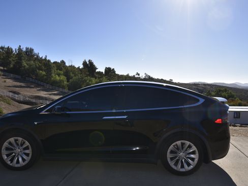 Used 2020 Tesla Model X Long Range image 5