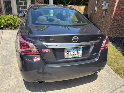 Used 2013 Nissan Altima 2.5 SV w/ 2.5SV Convenience Pkg FWD image 2