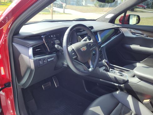 Used 2025 Cadillac XT6 Sport w/ Platinum Package image 23