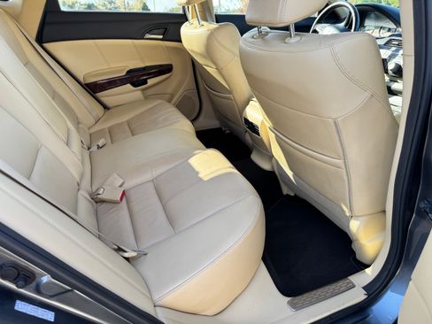 Used 2010 Honda Crosstour EX-L image 10