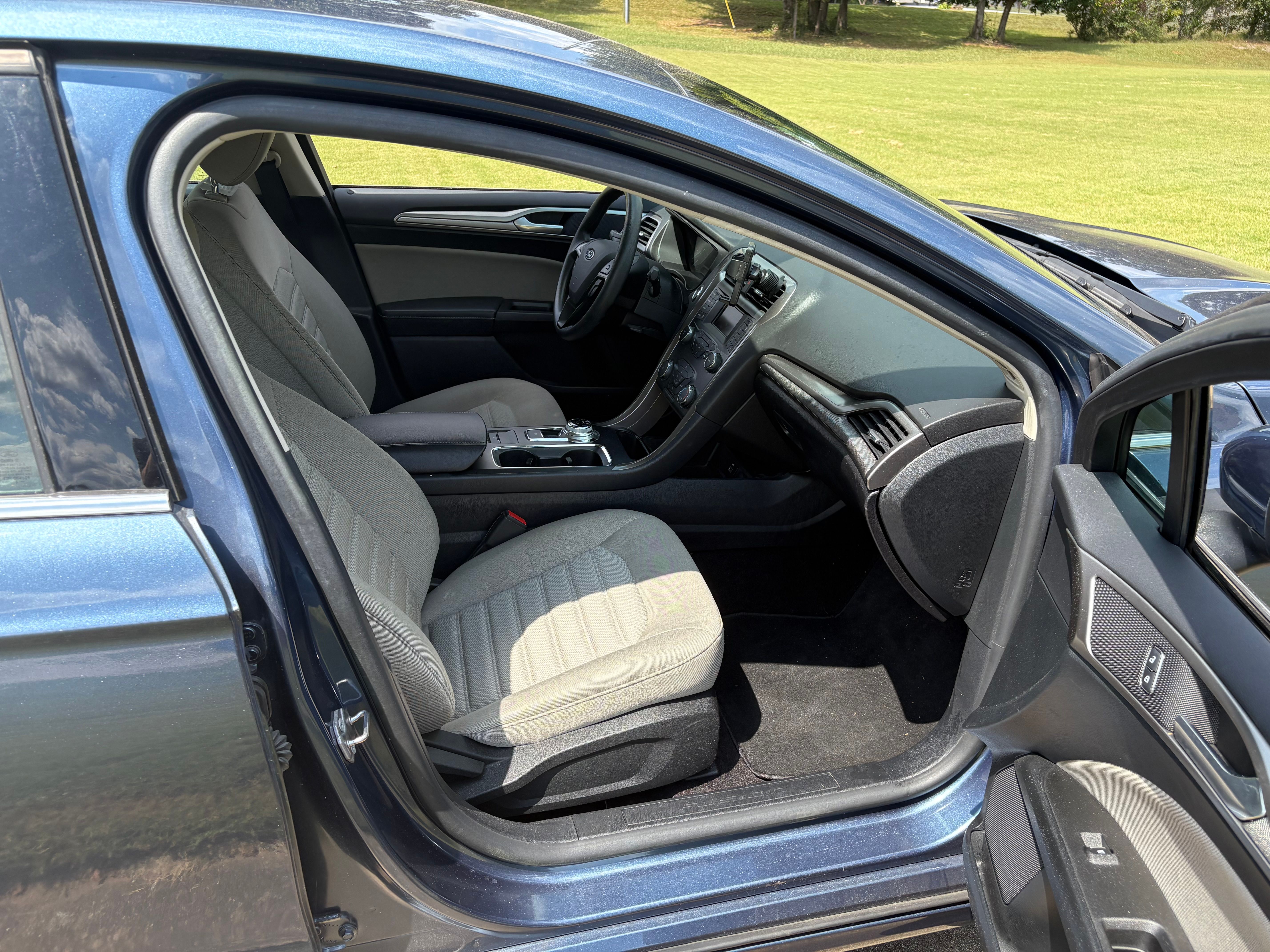 Used 2019 Ford Fusion S FWD image 12