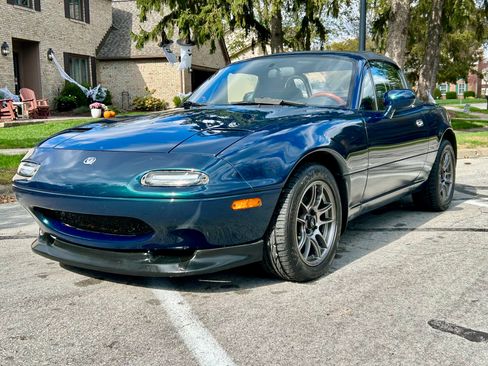 Used 1997 MAZDA MX-5 Miata image 4