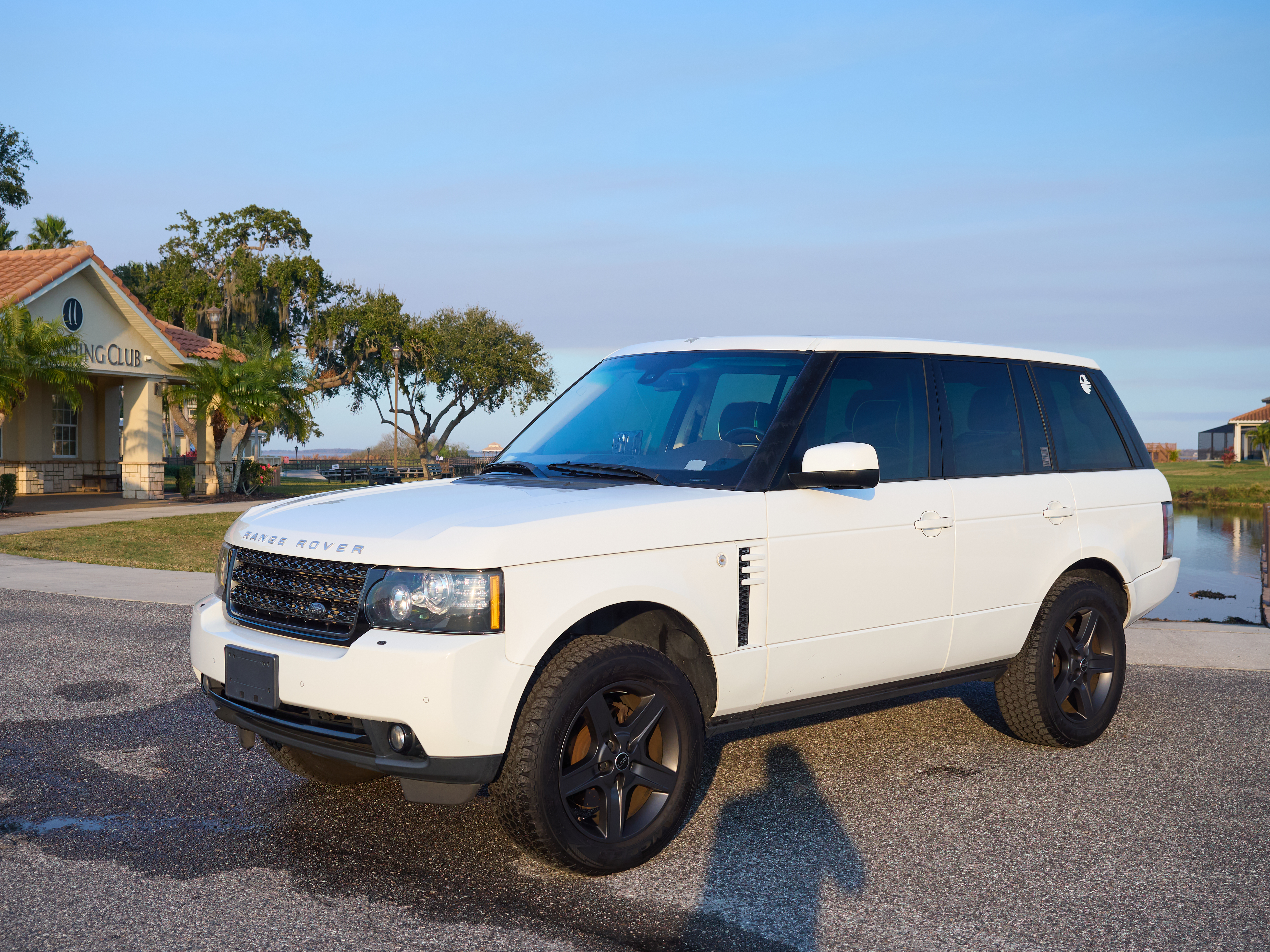 Used 2012 Land Rover Range Rover HSE AWD/4WD image 1