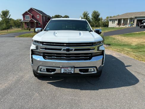 Used 2019 Chevrolet Silverado 1500 LTZ w/ LTZ Premium Package AWD/4WD image 2