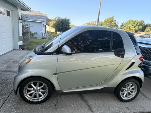 Used 2009 smart fortwo passion RWD image 1