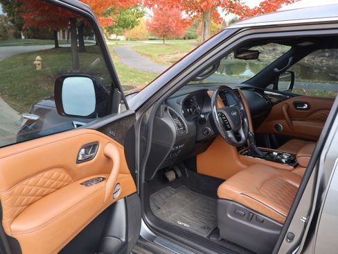 Used 2021 INFINITI QX80 Sensory w/ All-Season Package image 5