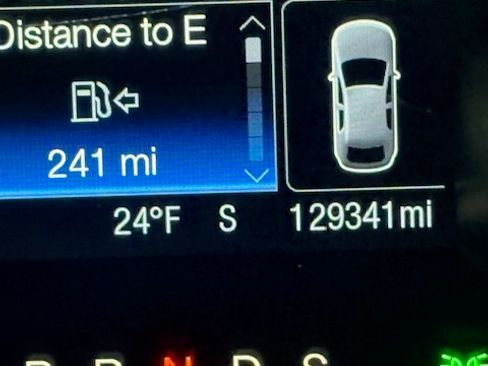 Used 2017 Ford Fusion SE image 9