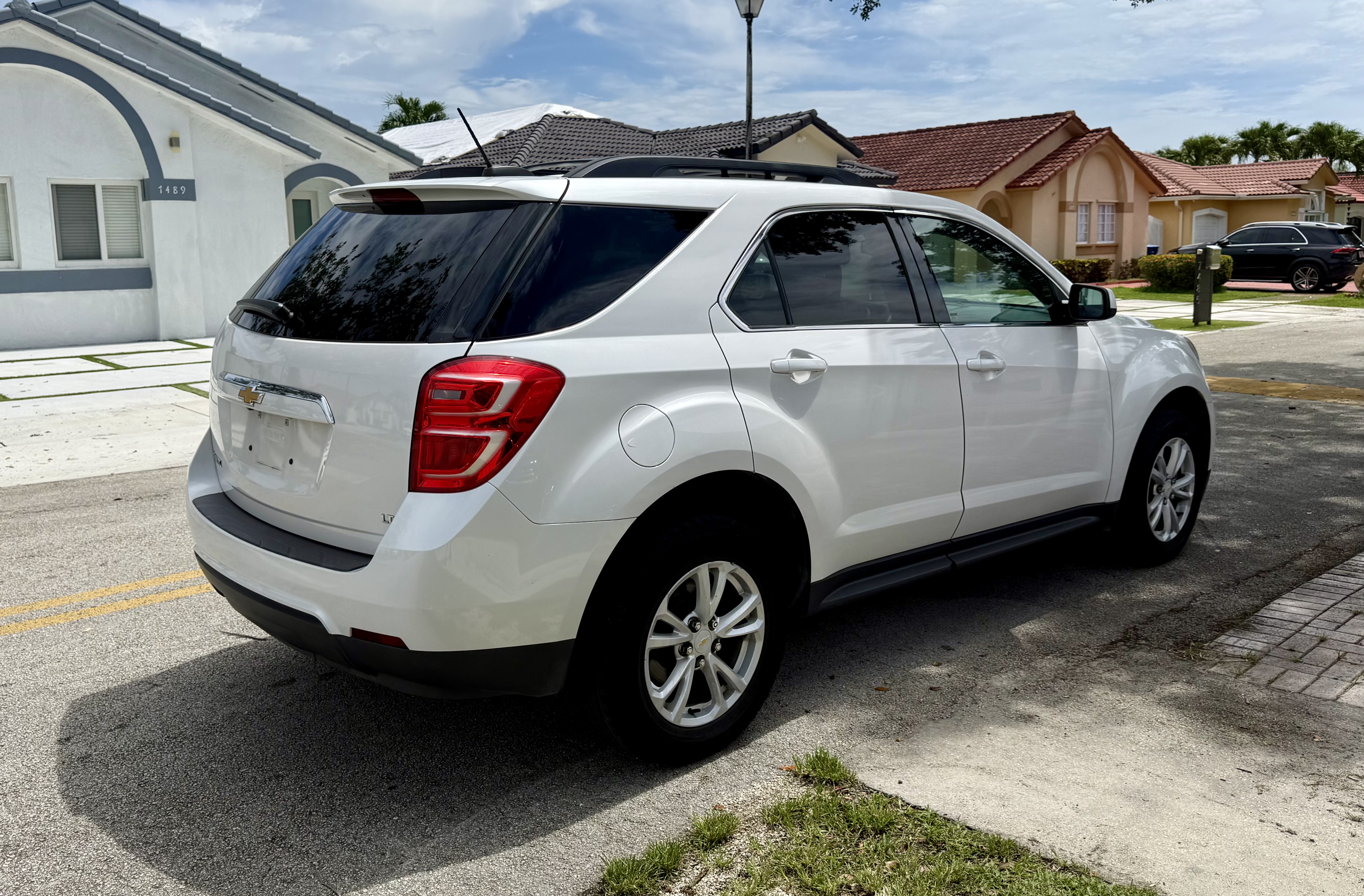 Used 2017 Chevrolet Equinox LT w/ Convenience Package FWD image 6