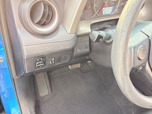 Used 2016 Toyota RAV4 LE image 13